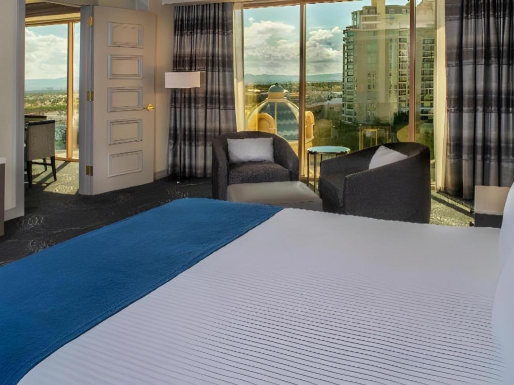 Suncoast Hotel And Casino Las Vegas Exterior photo