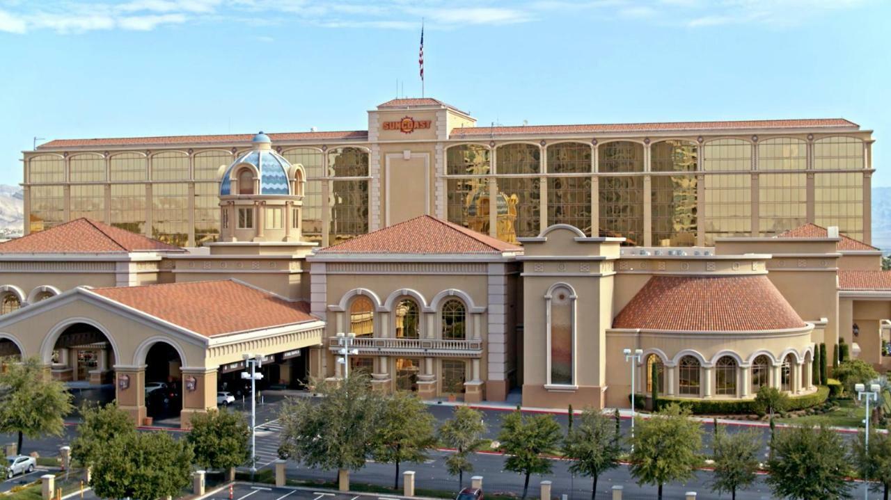 Suncoast Hotel And Casino Las Vegas Exterior photo